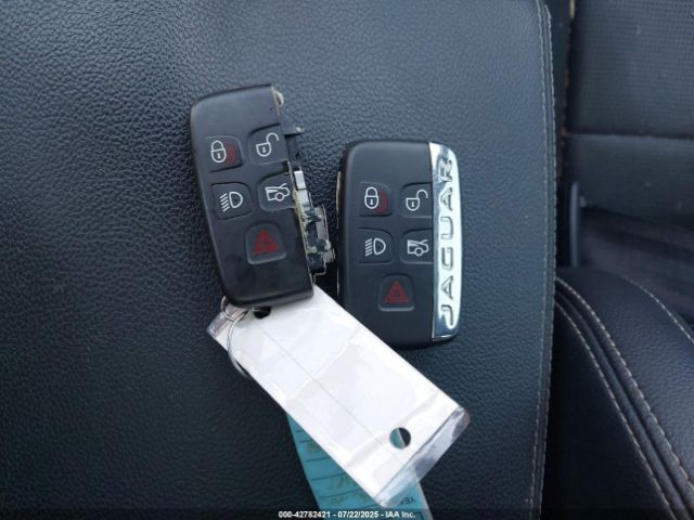 2016 JAGUAR XF SAJBL4BV5GCY15272 Photo 10