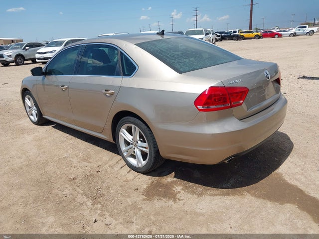 Volkswagen Passat 2015 1VWBV7A34FC060976 Image 3