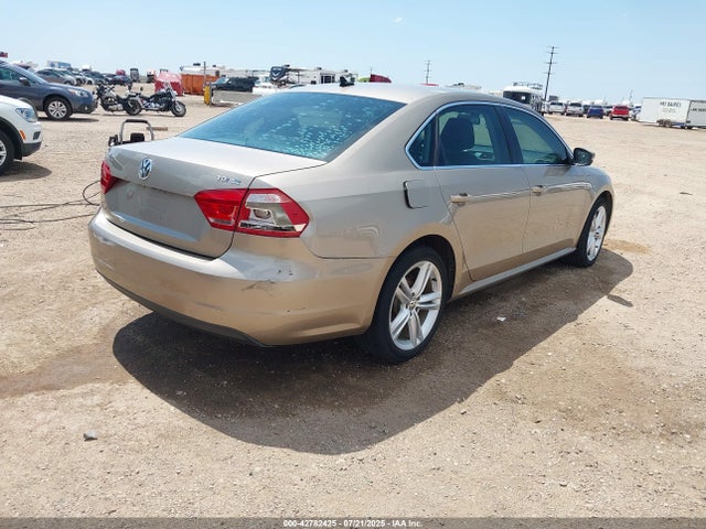 Volkswagen Passat 2015 1VWBV7A34FC060976 Image 4