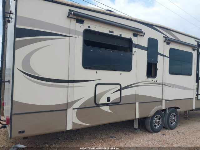 4YDF37027J4704070 Keystone keystone