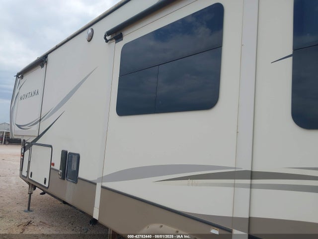 4YDF37027J4704070 Keystone keystone