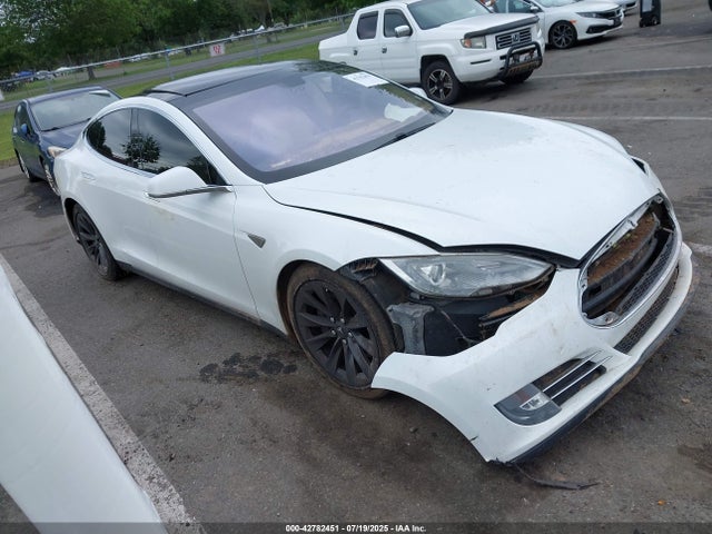 2013 TESLA MODEL S 5YJSA1DP8DFP17806 Photo 0