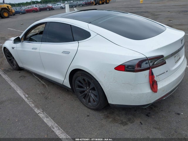 2013 TESLA MODEL S 5YJSA1DP8DFP17806 Photo 2