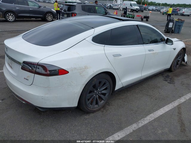 2013 TESLA MODEL S 5YJSA1DP8DFP17806 Photo 3