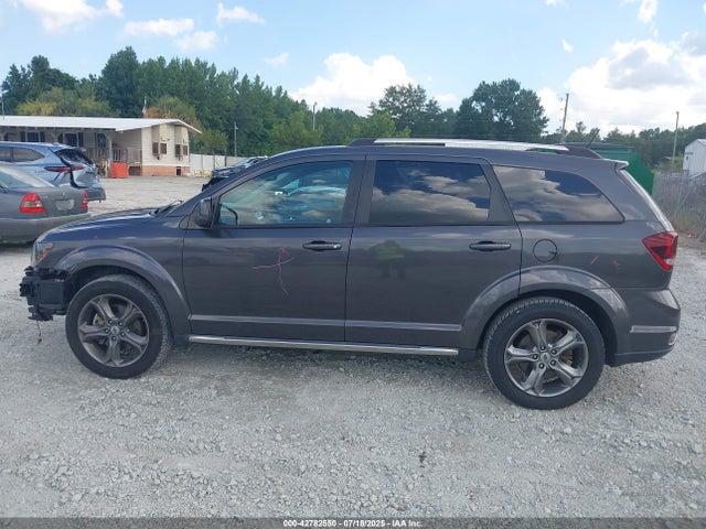 2018 Dodge Journey Crossroad მანქანა იყიდება აუქციონზე, vin: 3C4PDCGGXJT215820, აუქციონის ნომერი: 42782550