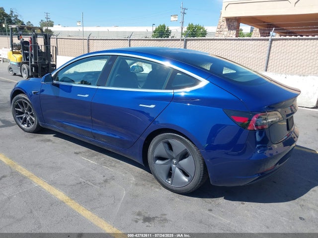 2019 TESLA MODEL 3 5YJ3E1EA9KF190486 Photo 2