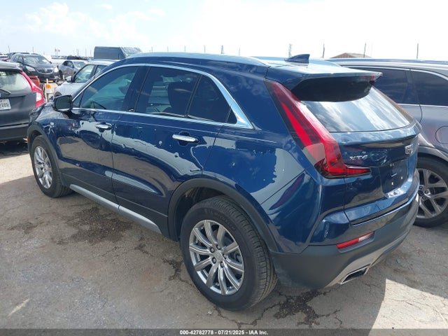 2021 CADILLAC XT4 1GYFZCR4XMF042681 Photo 2