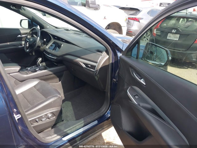 2021 CADILLAC XT4 1GYFZCR4XMF042681 Photo 4
