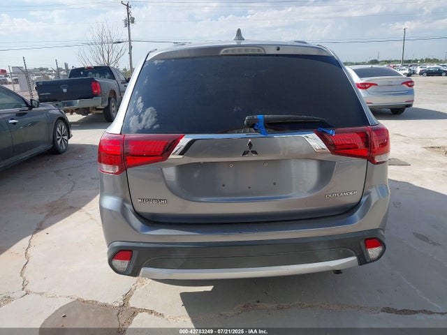 Mitsubishi mivec 2018 JA4AZ3A34JZ052081 Image 16