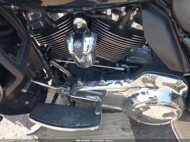 2019 HARLEY-DAVIDSON FLHTK 1HD1KEF10KB663585 Photo 8