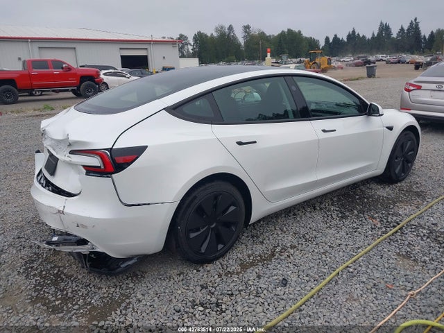 Tesla MODEL 3 2025 5YJ3E1EA0SF898318 Image 4