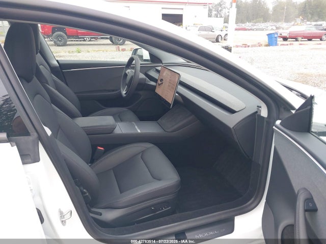 Tesla MODEL 3 2025 5YJ3E1EA0SF898318 Image 5