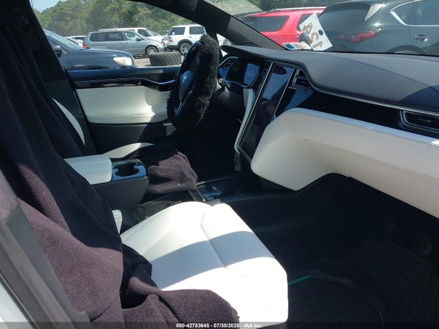 Tesla MODEL X 2017 5YJXCDE24HF055023 Image 5