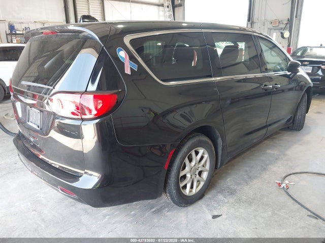 2C4RC1CG2LR105114 Chrysler Voyager