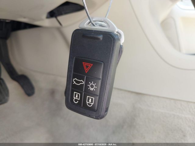 2015 VOLVO XC60 YV440MDK0F2685308 Photo 10