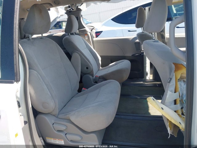 42783809 :رقم المزاد ، 5TDZZ3DC8HS892087 vin ، 2017 Toyota Sienna L 7 Passenger مزاد بيع