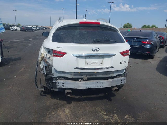 JN8CS1MU9FM381282 Infiniti 2015