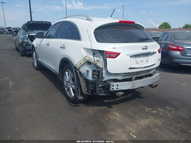 JN8CS1MU9FM381282 Infiniti 2015