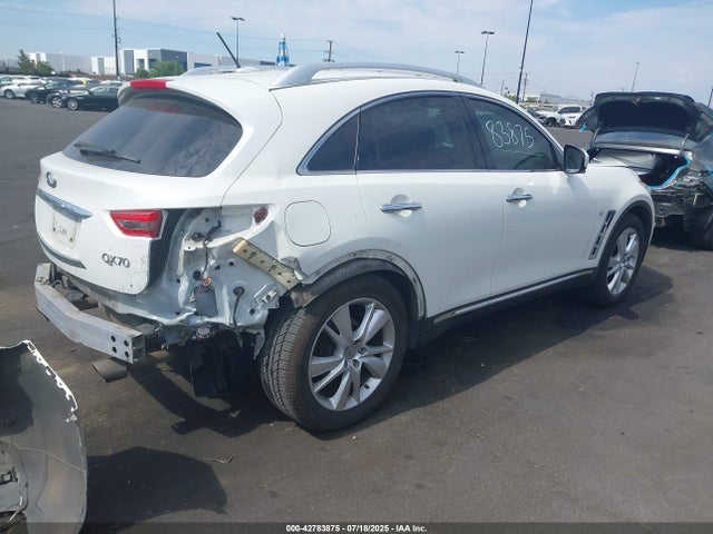 JN8CS1MU9FM381282 Infiniti 2015