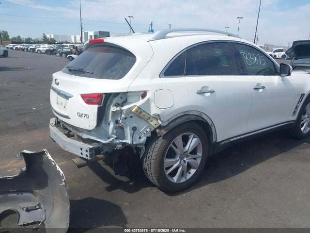 JN8CS1MU9FM381282 Infiniti 2015