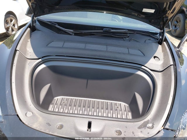 2024 TESLA MODEL Y 7SAYGDEE1RA241395 Photo 9