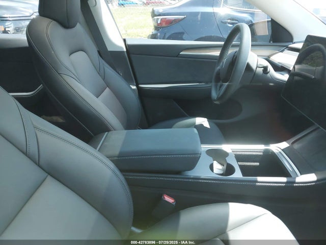 2024 TESLA MODEL Y 7SAYGDEE1RA241395 Photo 4