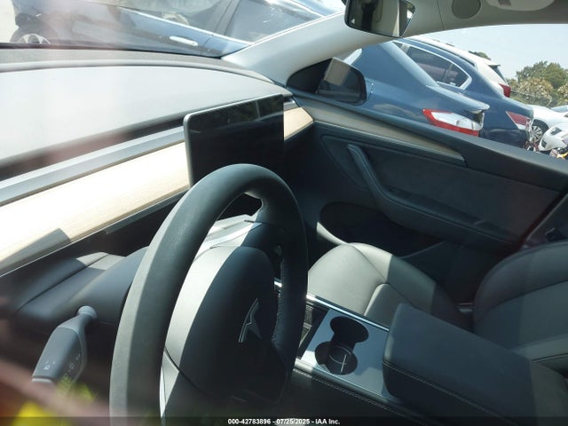 2024 TESLA MODEL Y 7SAYGDEE1RA241395 Photo 6