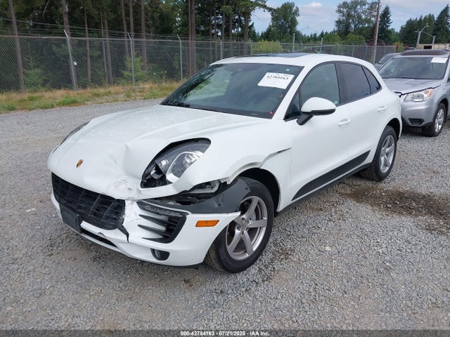 Porsche Macan 2018 WP1AA2A50JLB20886 Image 2