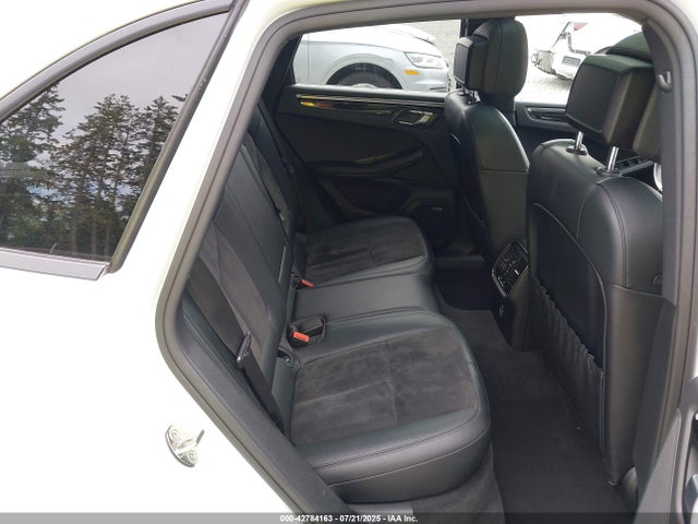 Porsche Macan 2018 WP1AA2A50JLB20886 Image 8