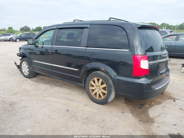 2C4RC1BG2ER217240 Chrysler Town and Country