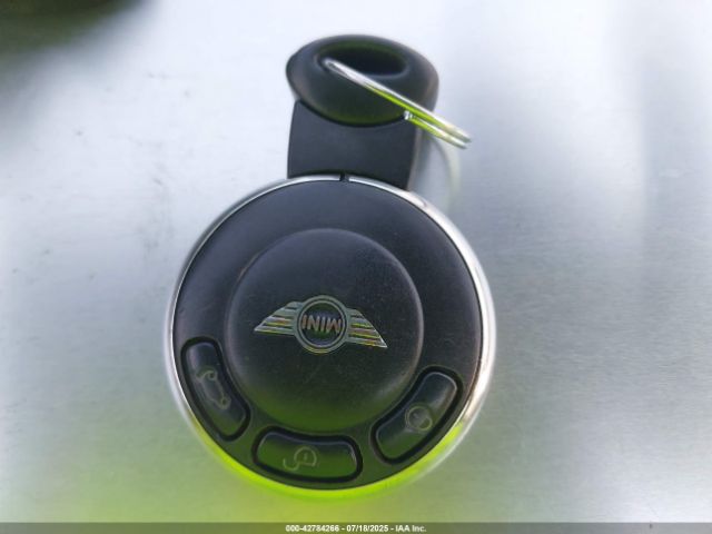 2011 MINI COOPER S CLUBMAN WMWZG3C56BTY30637 Photo 10