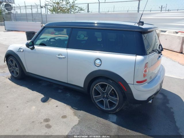 2011 MINI COOPER S CLUBMAN WMWZG3C56BTY30637 Photo 2