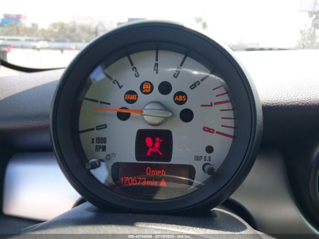 2011 MINI COOPER S CLUBMAN WMWZG3C56BTY30637 Photo 6