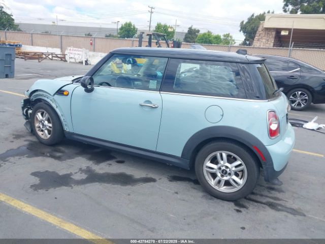 2011 MINI COOPER WMWSU3C58BT095623 Photo 2
