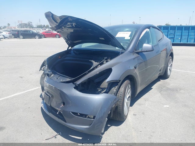 2023 TESLA MODEL Y 7SAYGDEE8PF808816 Photo 1