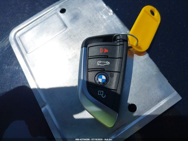 WBA53BH0XNWX68986 BMW 530I