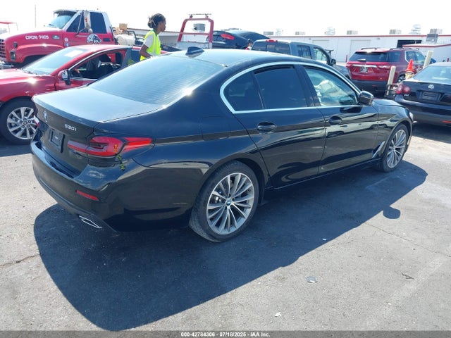 WBA53BH0XNWX68986 BMW 530I