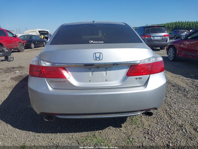 Honda j35y1 2015 1HGCR3F85FA020900 Image 17