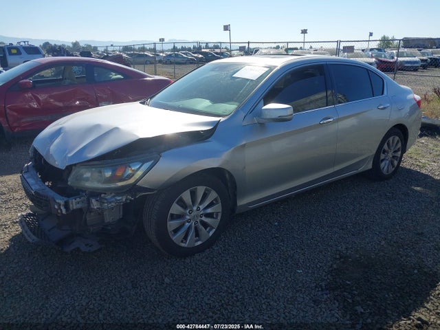 Honda j35y1 2015 1HGCR3F85FA020900 Image 2