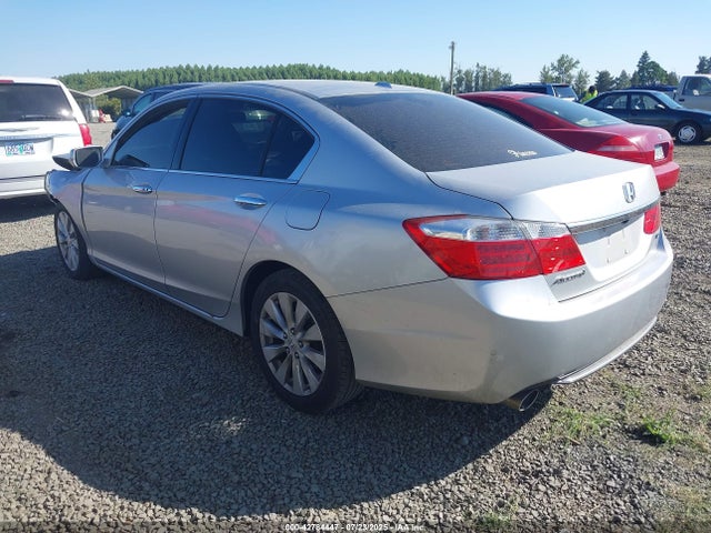 Honda j35y1 2015 1HGCR3F85FA020900 Image 3