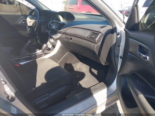 Honda j35y1 2015 1HGCR3F85FA020900 Image 5