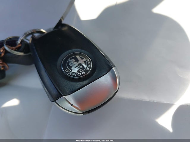 Alfa Romeo 2018 2018 ZARFAEAV3J7576095 Image 11