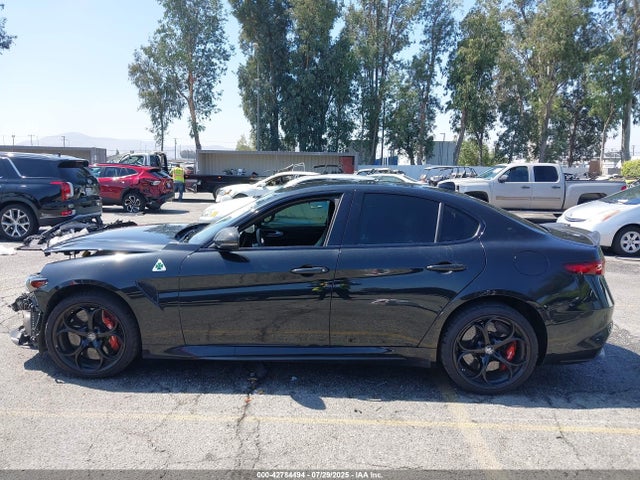 Alfa Romeo 2018 2018 ZARFAEAV3J7576095 Image 15