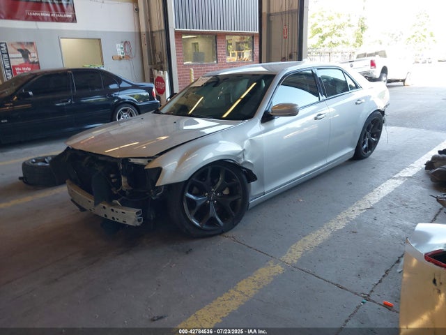 Chrysler 300 2021 2C3CCABG8MH601179 Image 2