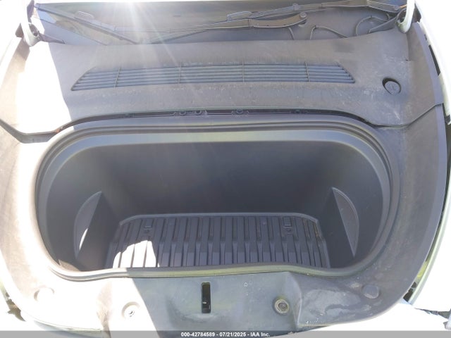 2024 TESLA MODEL Y 7SAYGDEE0RF056824 Photo 9