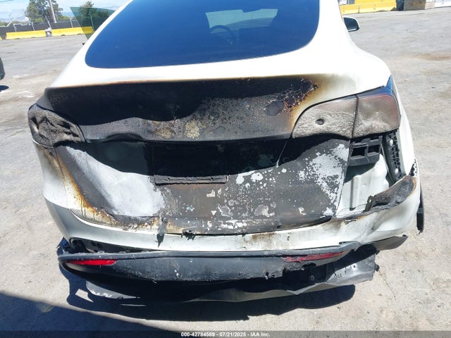 2024 TESLA MODEL Y 7SAYGDEE0RF056824 Photo 5