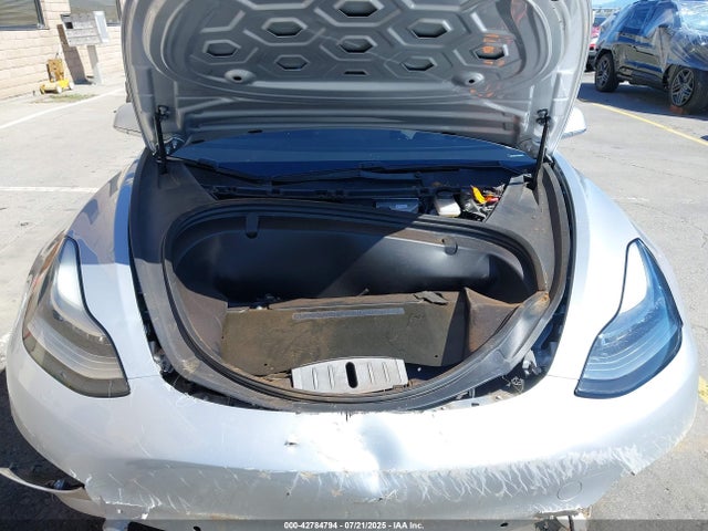 2018 TESLA MODEL 3 5YJ3E1EA4JF009647 Photo 9