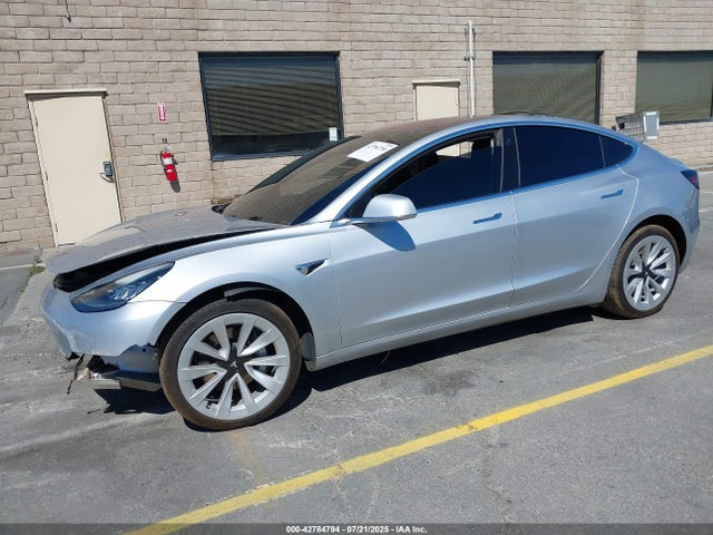 2018 TESLA MODEL 3 5YJ3E1EA4JF009647 Photo 1