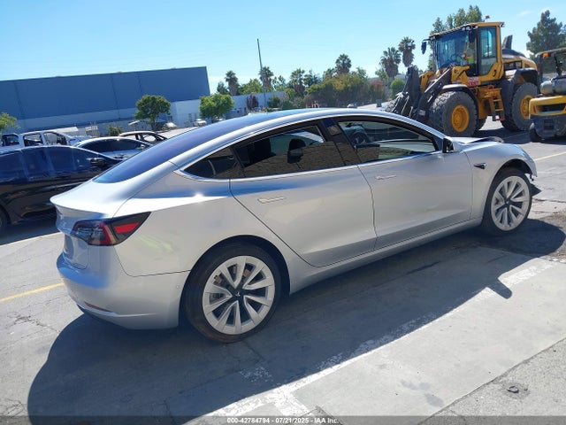 2018 TESLA MODEL 3 5YJ3E1EA4JF009647 Photo 3