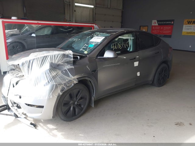 2025 TESLA MODEL Y 7SAYGDEE9SA359782 Photo 1